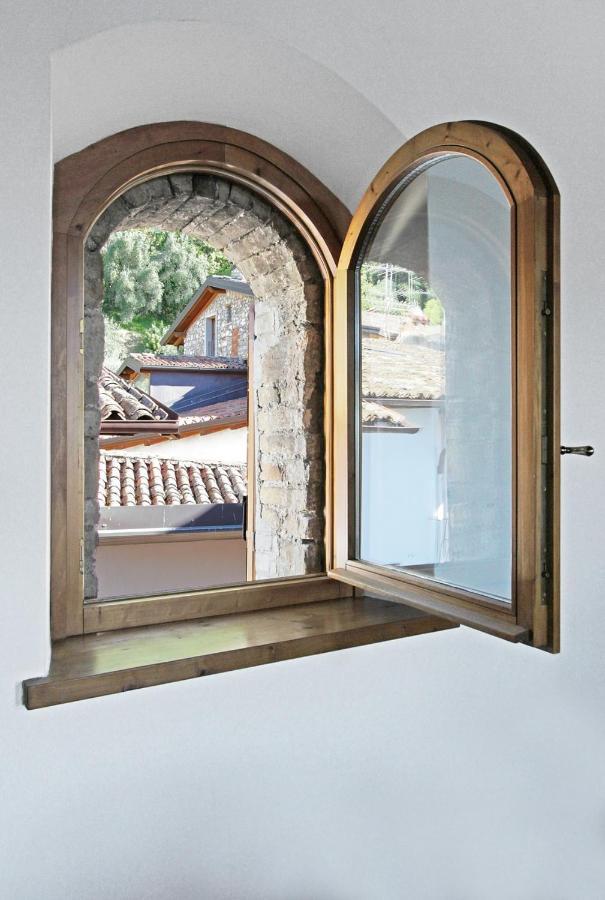 Casa Marsilva - Holiday Apartment With Roof Terrace, Near The Lake Toscolano Maderno Luaran gambar
