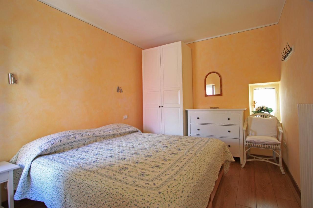 Casa Marsilva - Holiday Apartment With Roof Terrace, Near The Lake Toscolano Maderno Luaran gambar